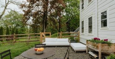 Relaxing yard retreat
